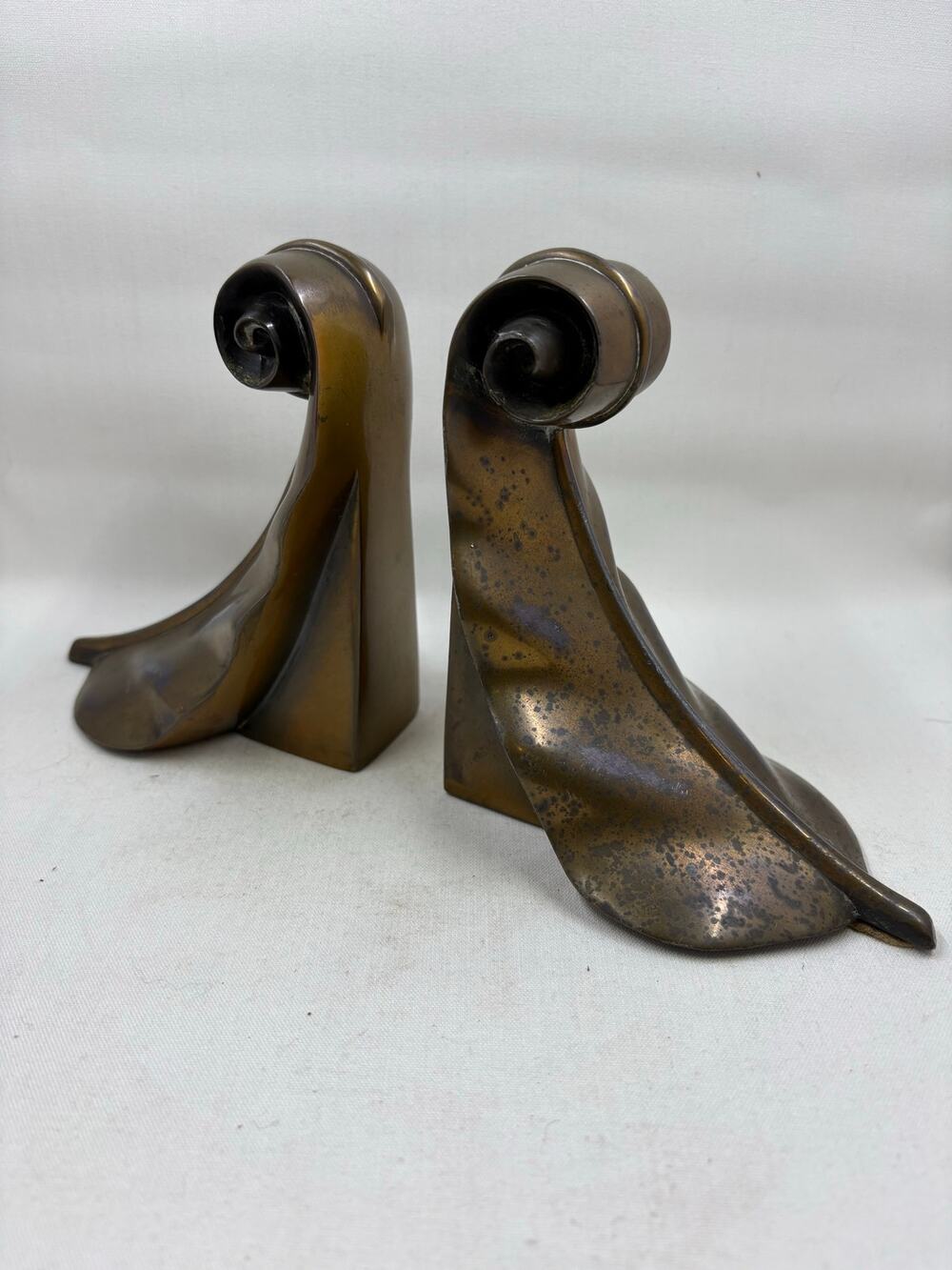 Vtg Pair of PM Craftsman Scrolled Feather Bookends